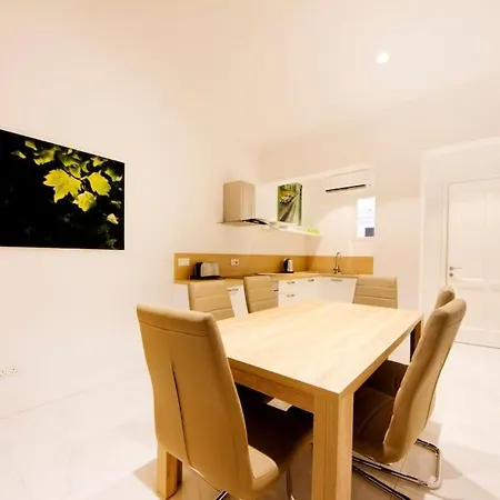 Ag2 - Sea View Stylish 2 Bedroom Apt 瓦莱塔