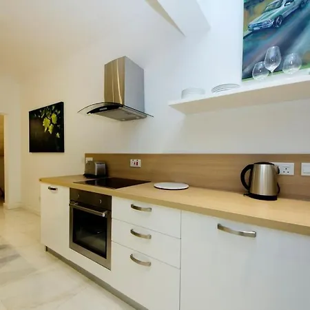 Ag2 - Sea View Stylish 2 Bedroom Apt * 瓦莱塔