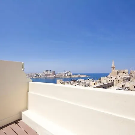 Ag2 - Sea View Stylish 2 Bedroom Apt *