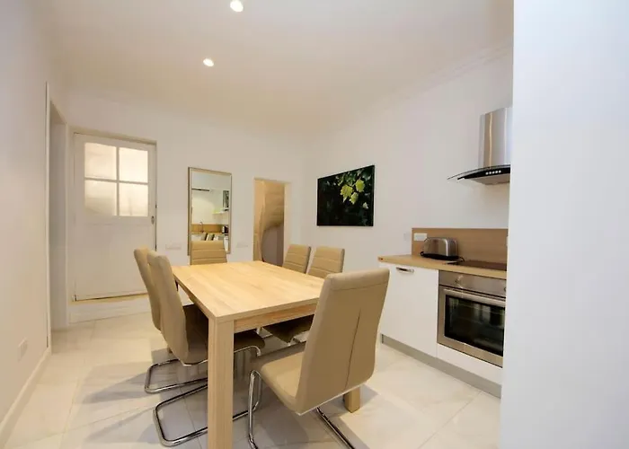 Ag2 - Sea View Stylish 2 Bedroom Apt Διαμέρισμα *