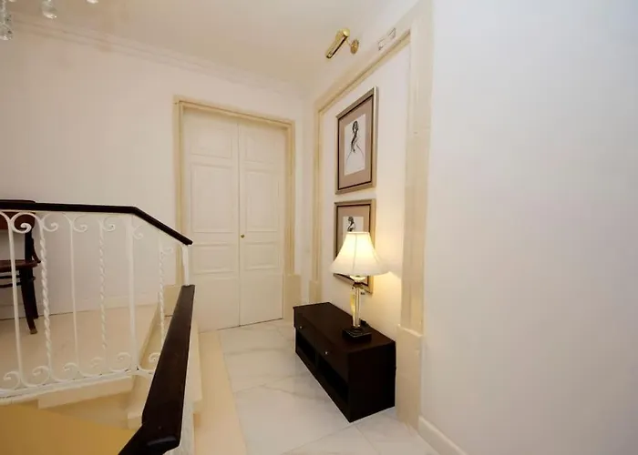 Διαμέρισμα Ag2 - Sea View Stylish 2 Bedroom Apt