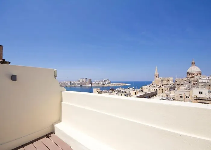 Ag2 - Sea View Stylish 2 Bedroom Apt *